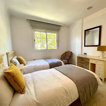 Moderno Con Preciosas Vistas Al Mar En Urbanizacion Con Piscina - Rio Real 11 2g Apartment Marbella