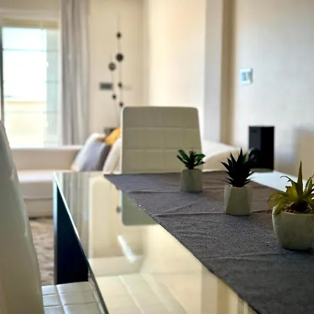 Apartment Moderno Con Preciosas Vistas Al Mar En Urbanizacion Con Piscina - Rio Real 11 2g Marbella