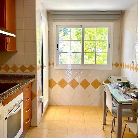 Moderno Con Preciosas Vistas Al Mar En Urbanizacion Con Piscina - Rio Real 11 2g Марбелья