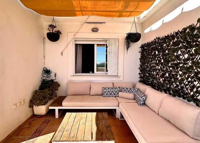 Moderno Con Preciosas Vistas Al Mar En Urbanizacion Con Piscina - Rio Real 11 2g