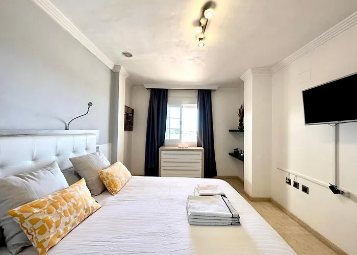 Moderno Con Preciosas Vistas Al Mar En Urbanizacion Con Piscina - Rio Real 11 2g Appartement