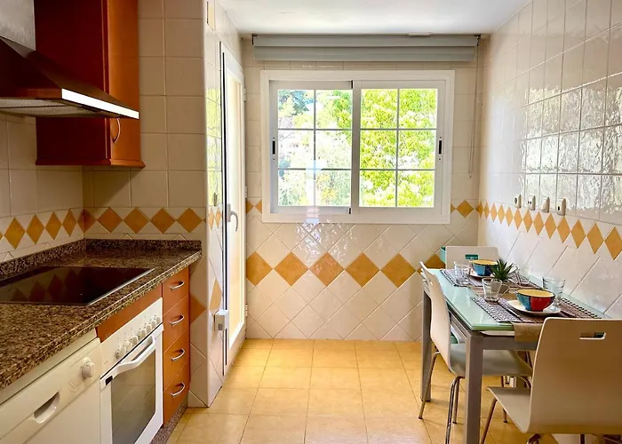 Moderno Con Preciosas Vistas Al Mar En Urbanizacion Con Piscina - Rio Real 11 2g Marbellac