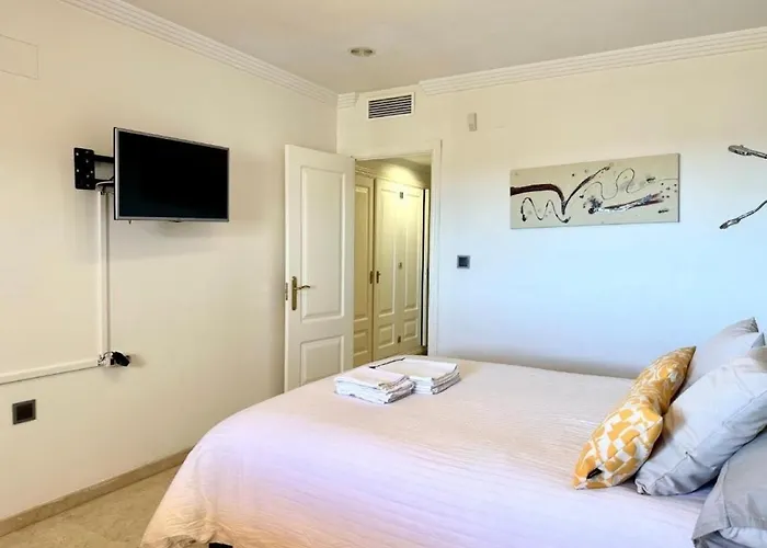 Apartment Moderno Con Preciosas Vistas Al Mar En Urbanizacion Con Piscina - Rio Real 11 2g *