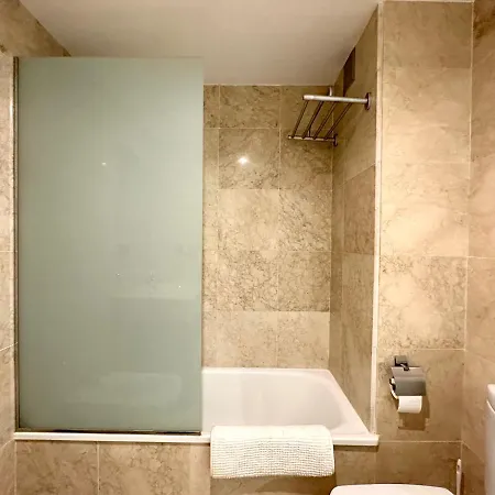 Moderno Con Preciosas Vistas Al Mar En Urbanizacion Con Piscina - Rio Real 11 2g *