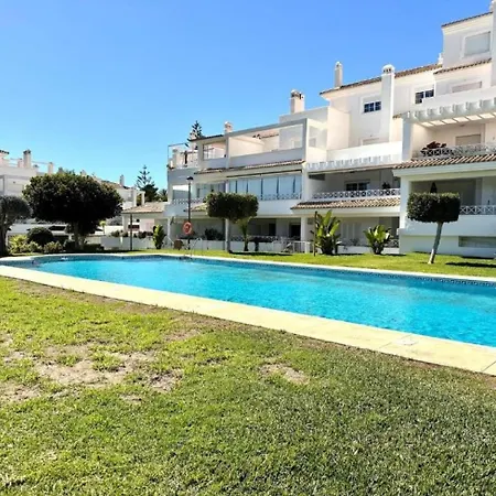 Moderno Con Preciosas Vistas Al Mar En Urbanizacion Con Piscina - Rio Real 11 2g Marbella