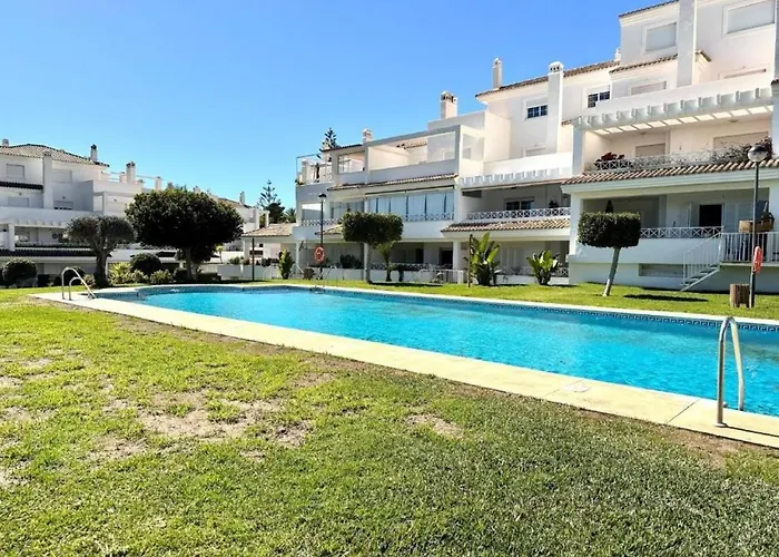 Moderno Con Preciosas Vistas Al Mar En Urbanizacion Con Piscina - Rio Real 11 2g Марбелья
